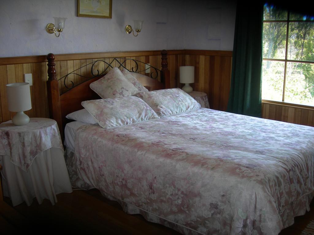 Platypus Park Country Retreat Villa Bridport Room photo
